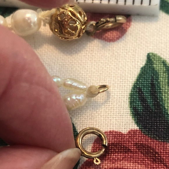 Bundle of 3 Delicate Gold and Pearl Bracelets - Picture 10 of 12